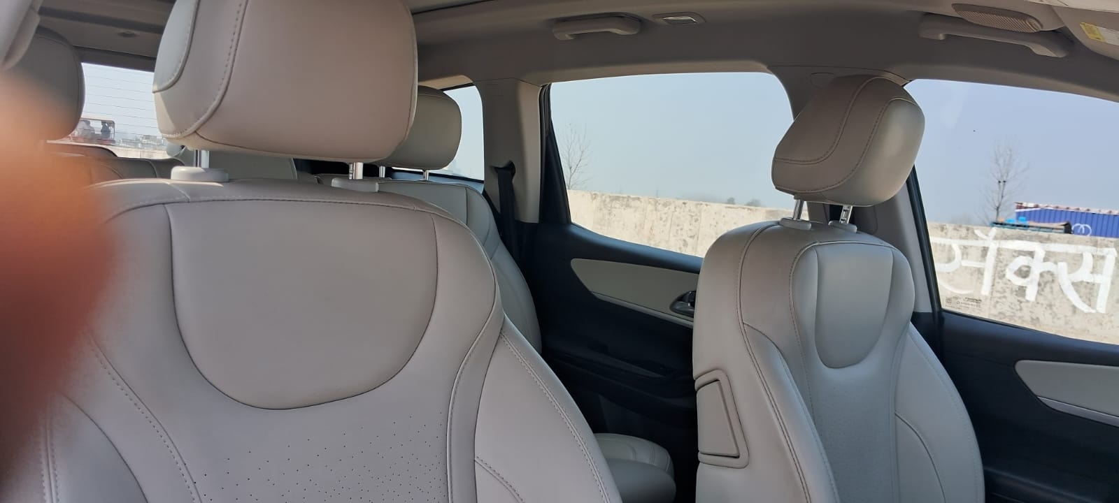 XUV700 image 15 XUV700 image 15