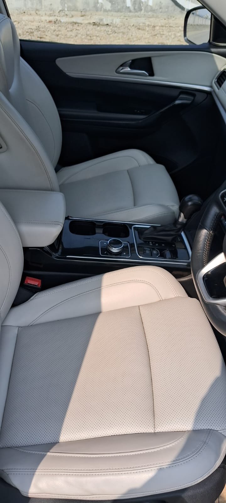 XUV700 image 13 XUV700 image 13