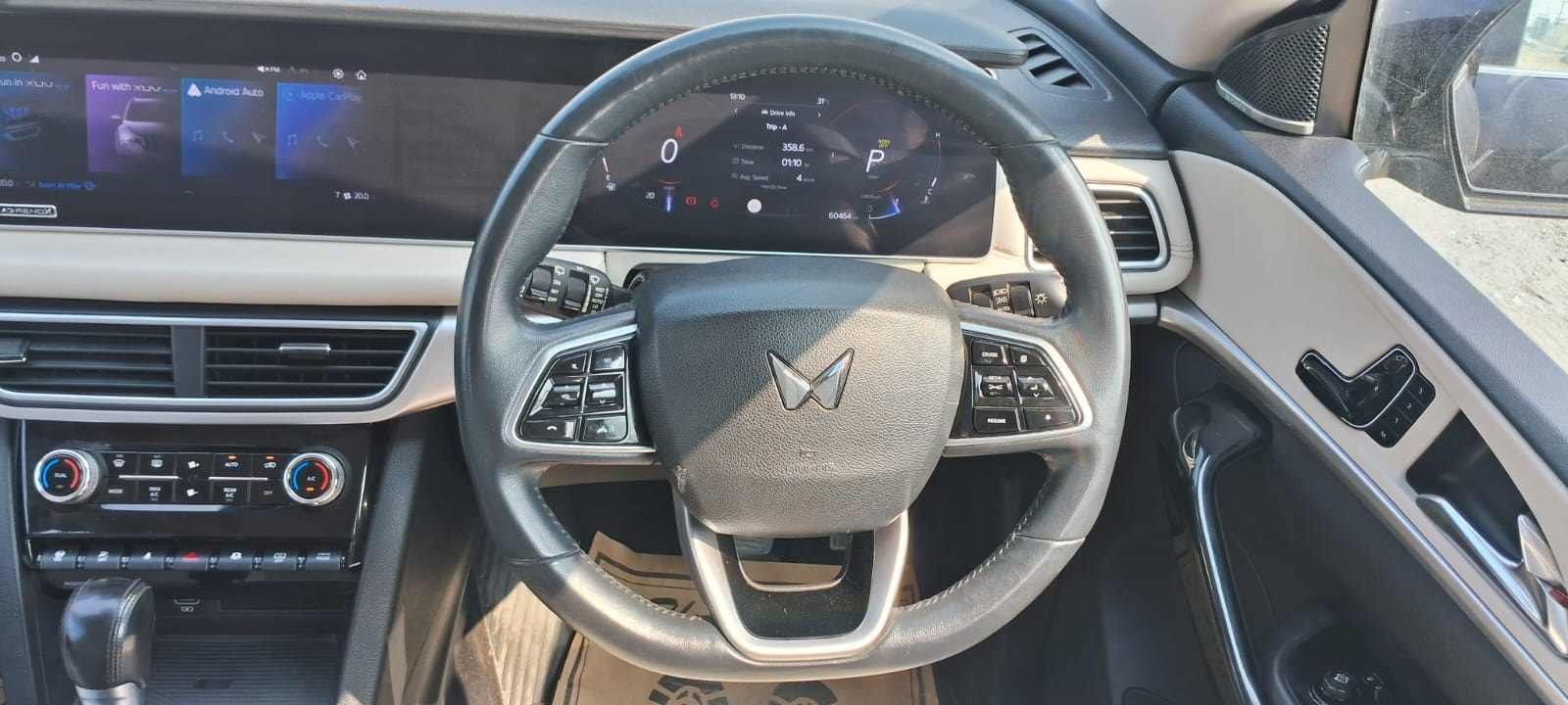 XUV700 image 12 XUV700 image 12