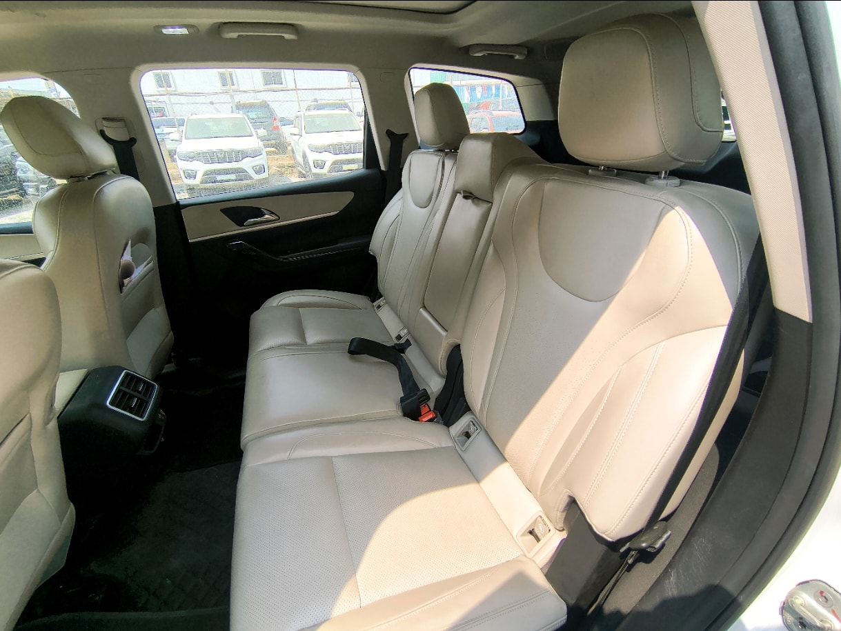 XUV700 image 17 XUV700 image 17