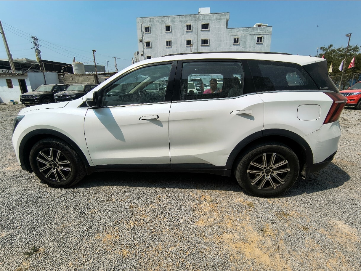 XUV700 image 2 XUV700 image 2