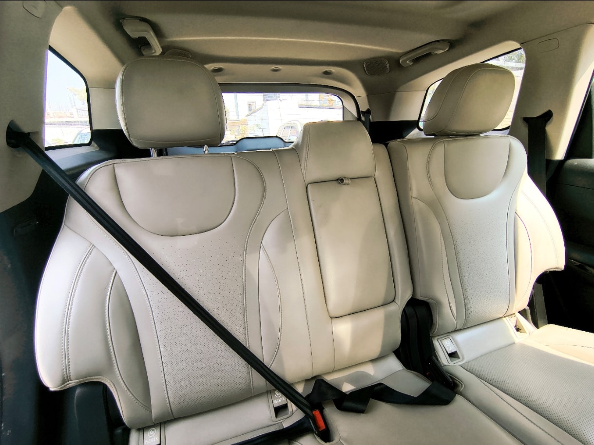 XUV700 image 15 XUV700 image 15