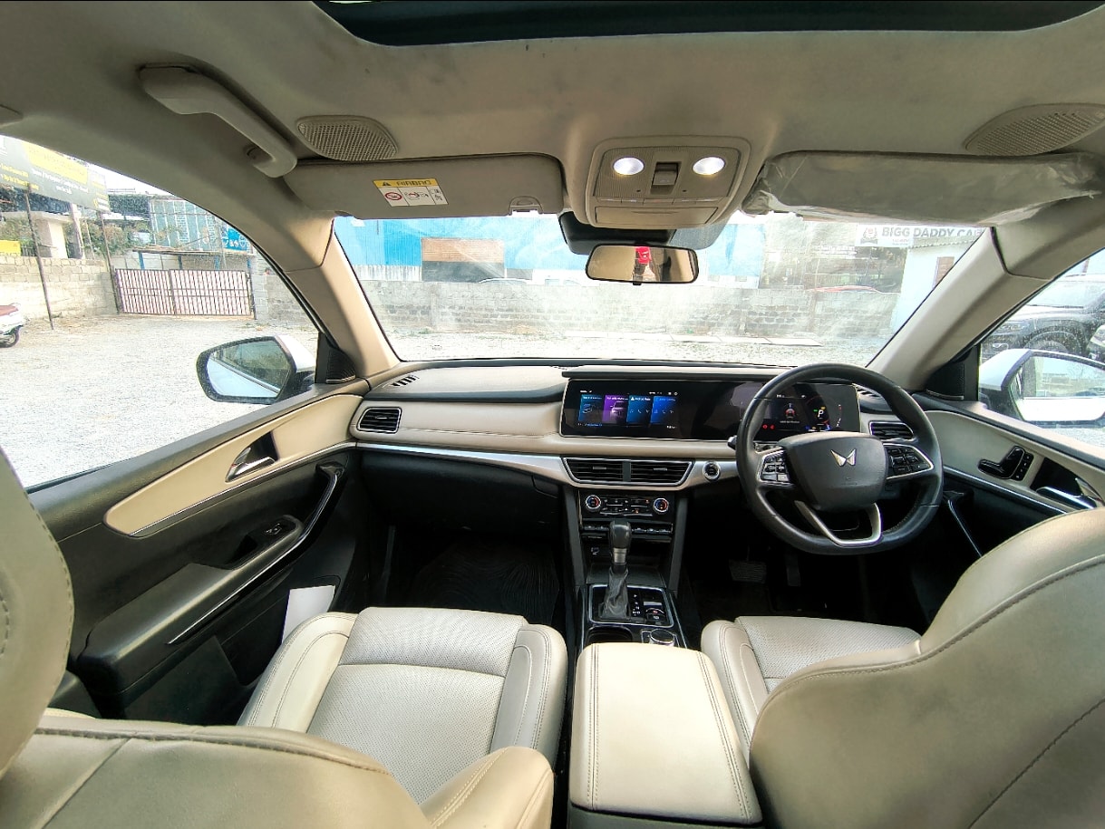 XUV700 image 13 XUV700 image 13