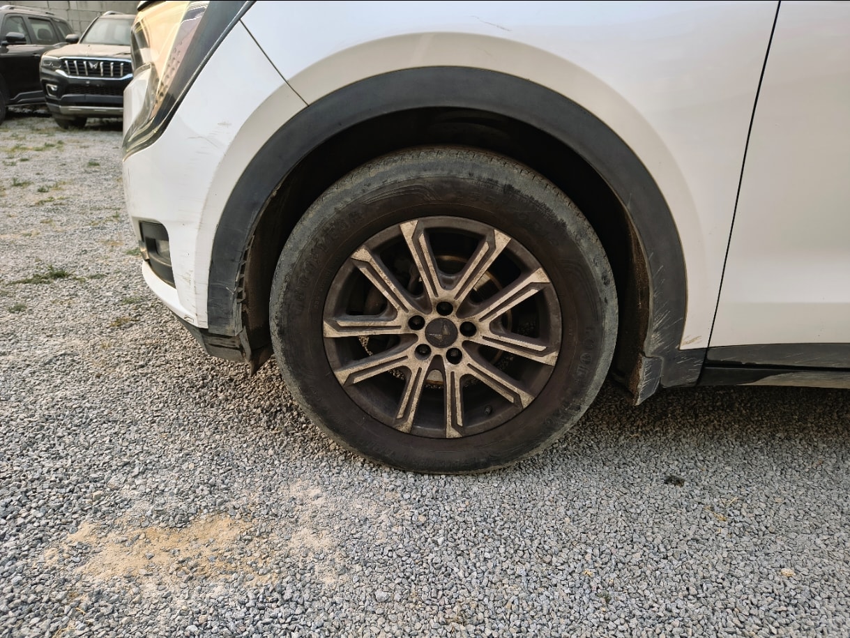 XUV700 image 9 XUV700 image 9