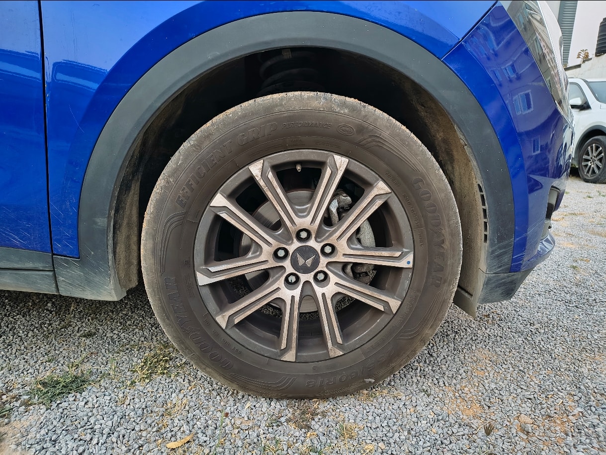 XUV700 image 9 XUV700 image 9