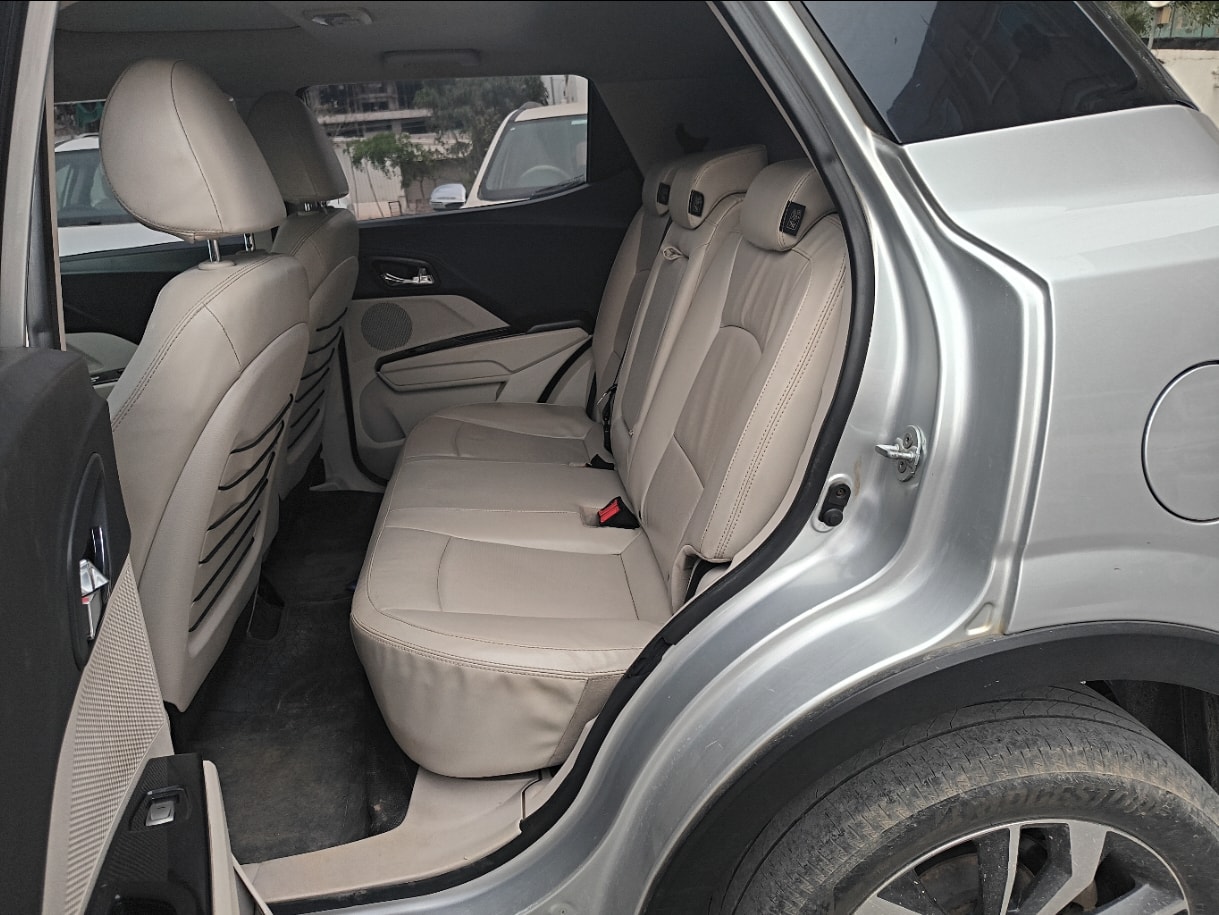 XUV300 image 16 XUV300 image 16