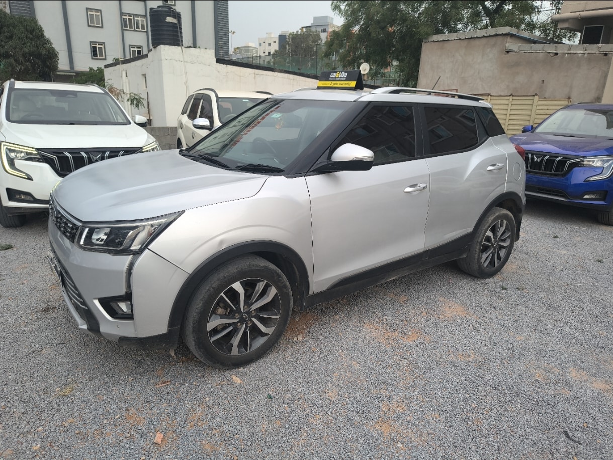 XUV300 image 2 XUV300 image 2