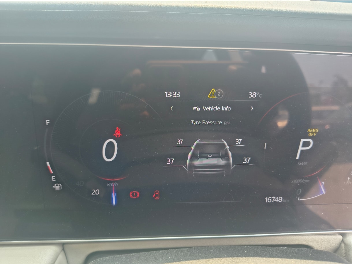 XUV700 image 11 XUV700 image 11