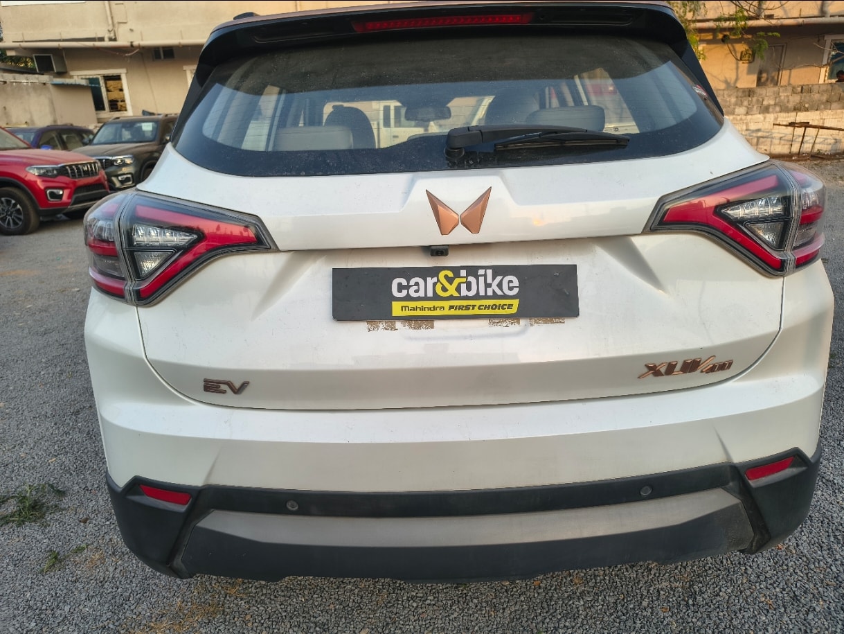 XUV400 image 4 XUV400 image 4