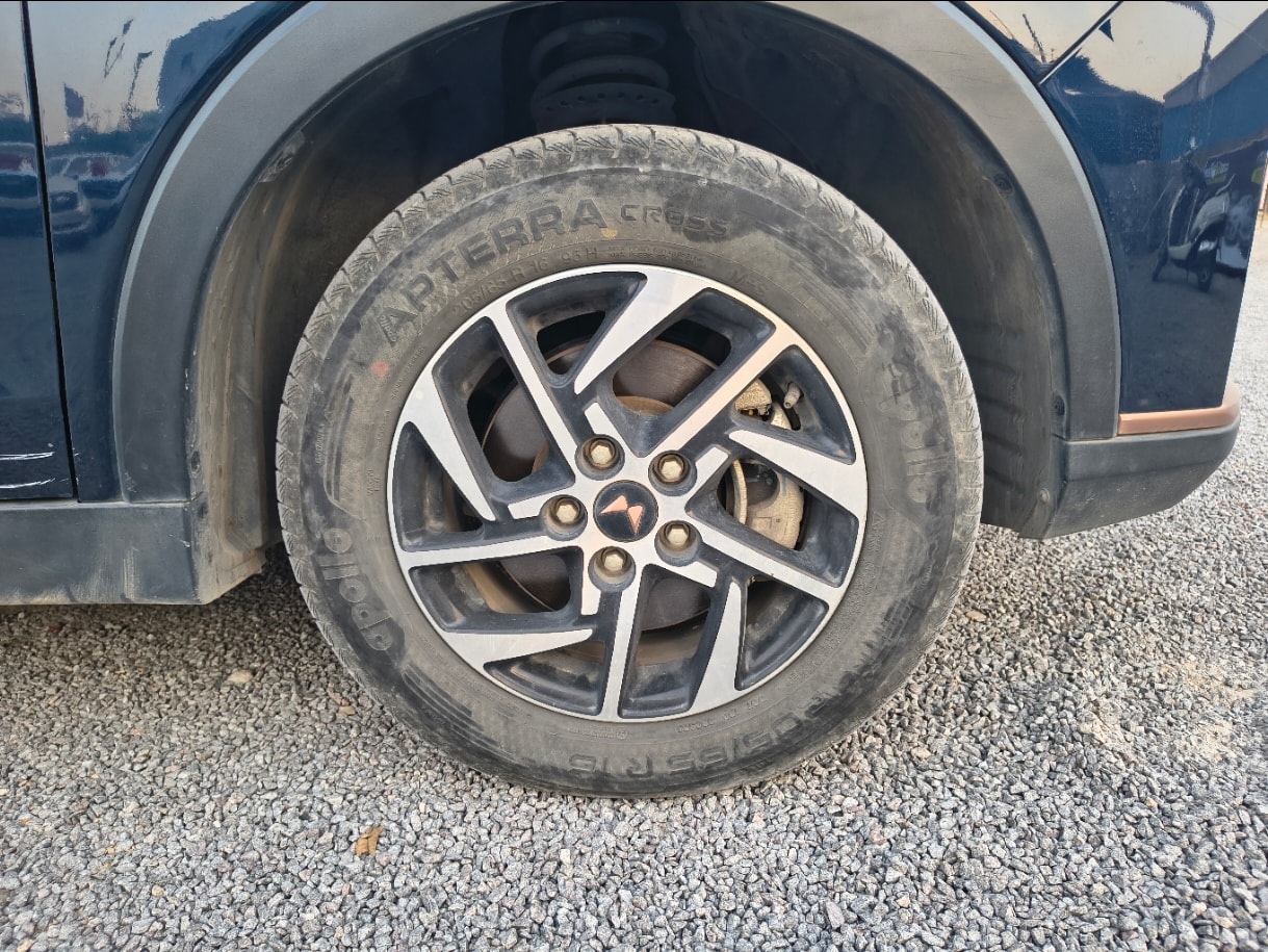 Used 2024 Mahindra XUV400 Used 2024 Mahindra XUV400