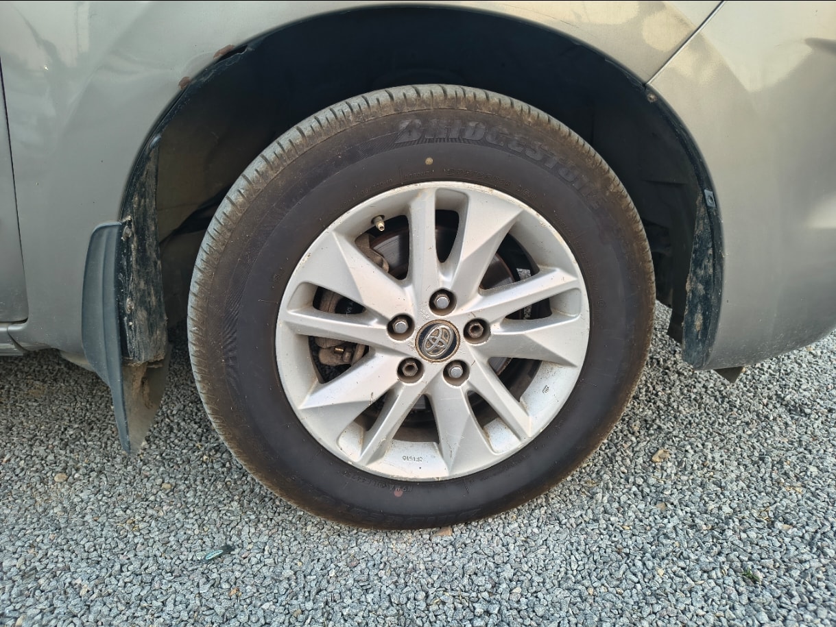 Used 2017 Toyota Innova Crysta Used 2017 Toyota Innova Crysta