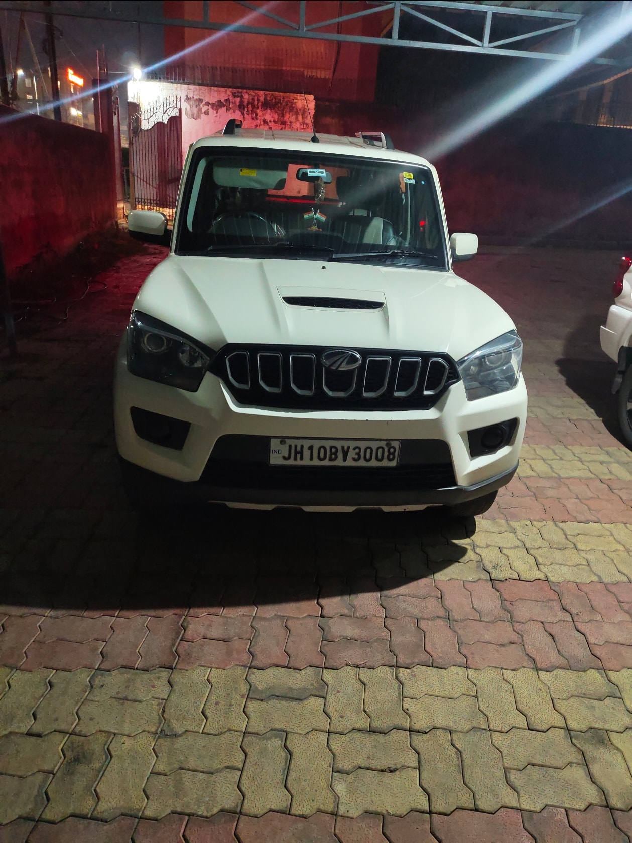 Scorpio image 8 Scorpio image 8