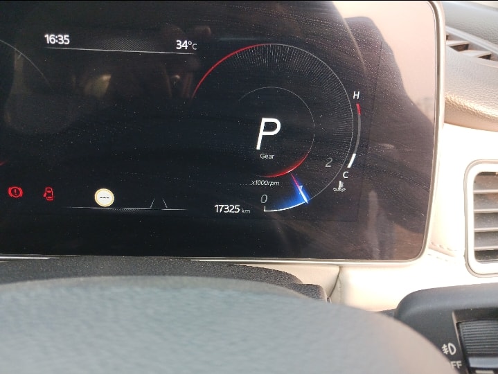 XUV700 image 10 XUV700 image 10