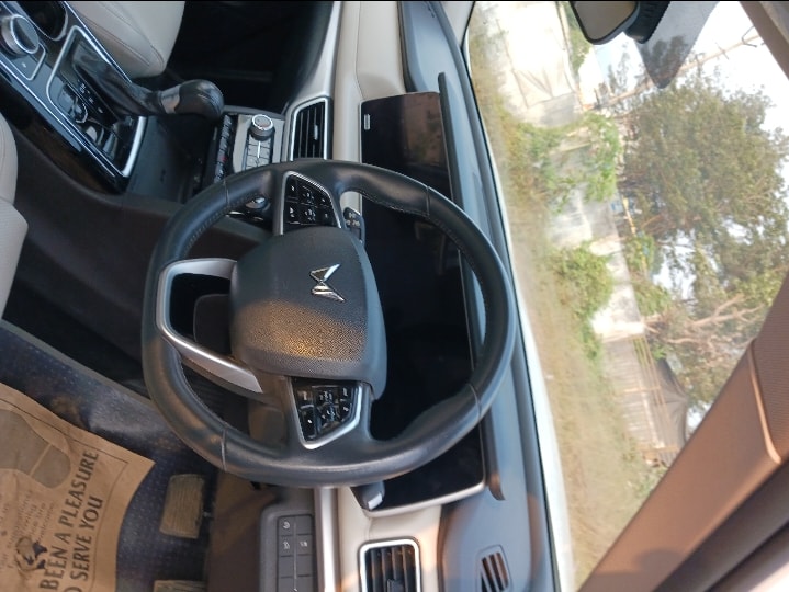 XUV700 image 12 XUV700 image 12