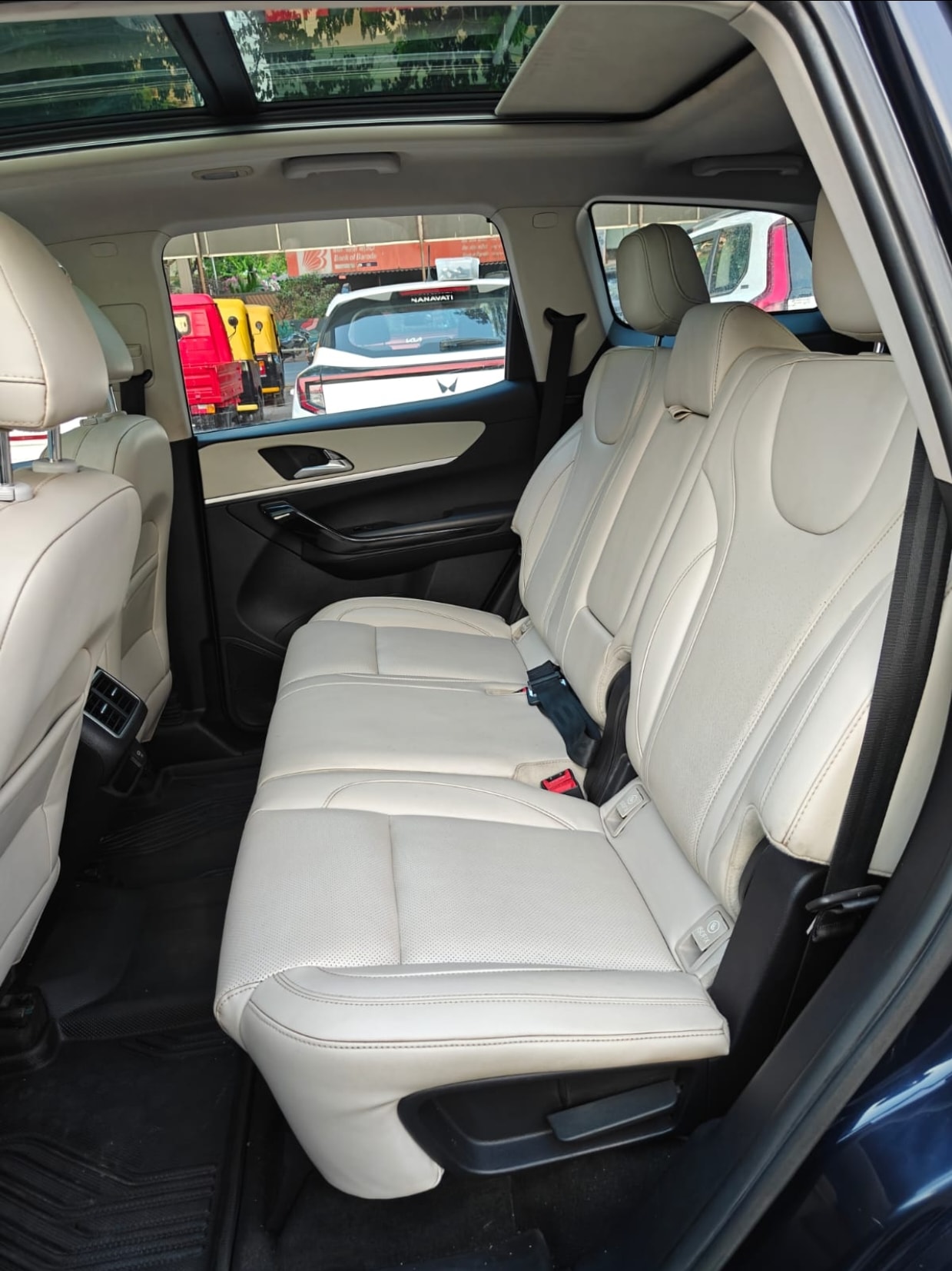 Used 2023 Mahindra XUV700 Used 2023 Mahindra XUV700