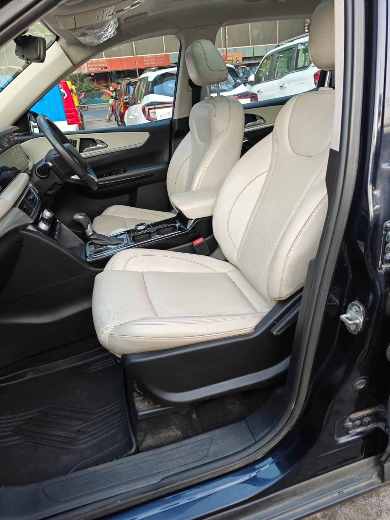 Used 2023 Mahindra XUV700 Used 2023 Mahindra XUV700