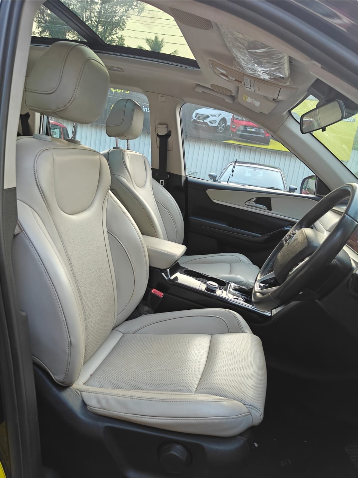 Used 2023 Mahindra XUV700 Used 2023 Mahindra XUV700