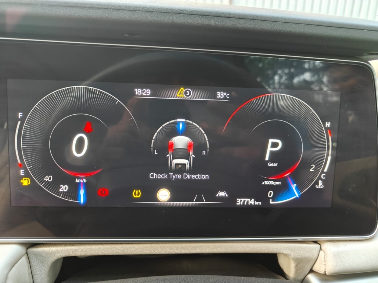 Used 2023 Mahindra XUV700 Used 2023 Mahindra XUV700