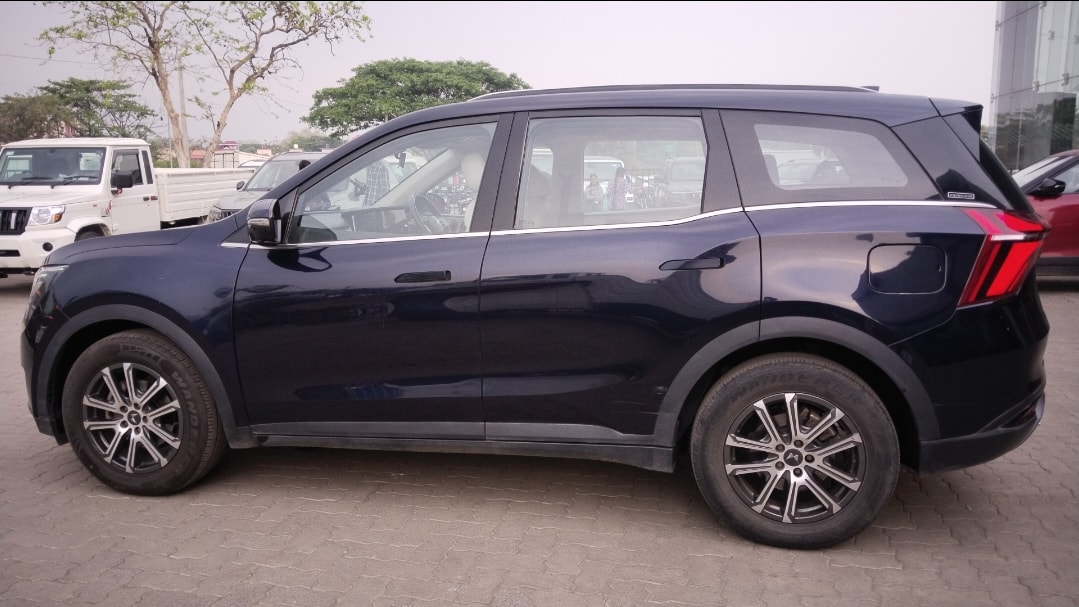 XUV700 image 2 XUV700 image 2