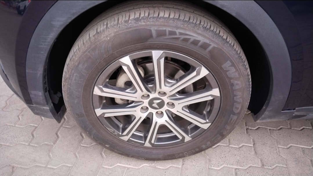 XUV700 image 9 XUV700 image 9