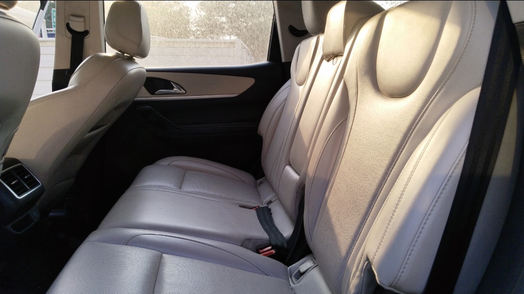 XUV700 image 17 XUV700 image 17