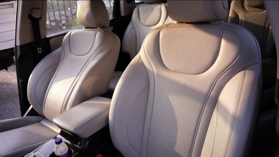 XUV700 image 14 XUV700 image 14