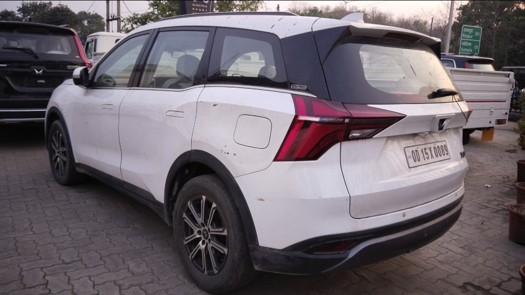 XUV700 image 3 XUV700 image 3