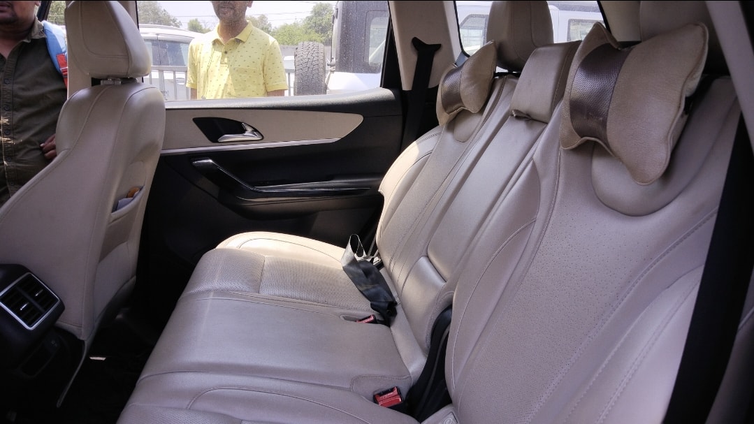 XUV700 image 17 XUV700 image 17