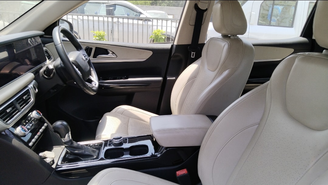 XUV700 image 16 XUV700 image 16