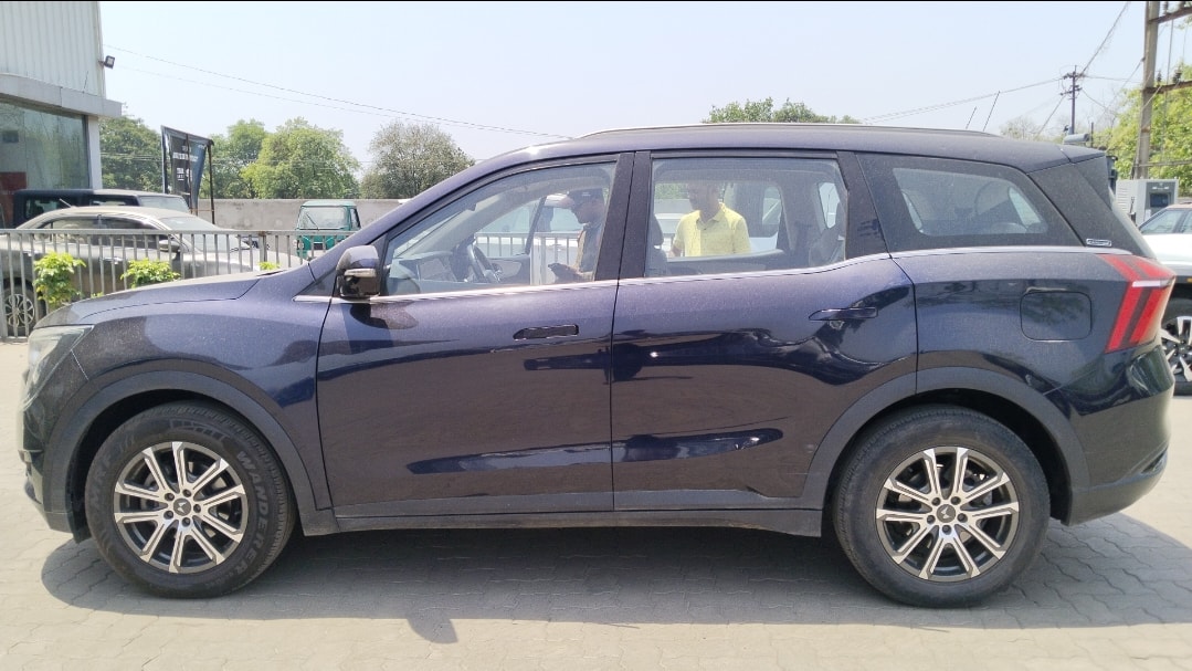 XUV700 image 2 XUV700 image 2