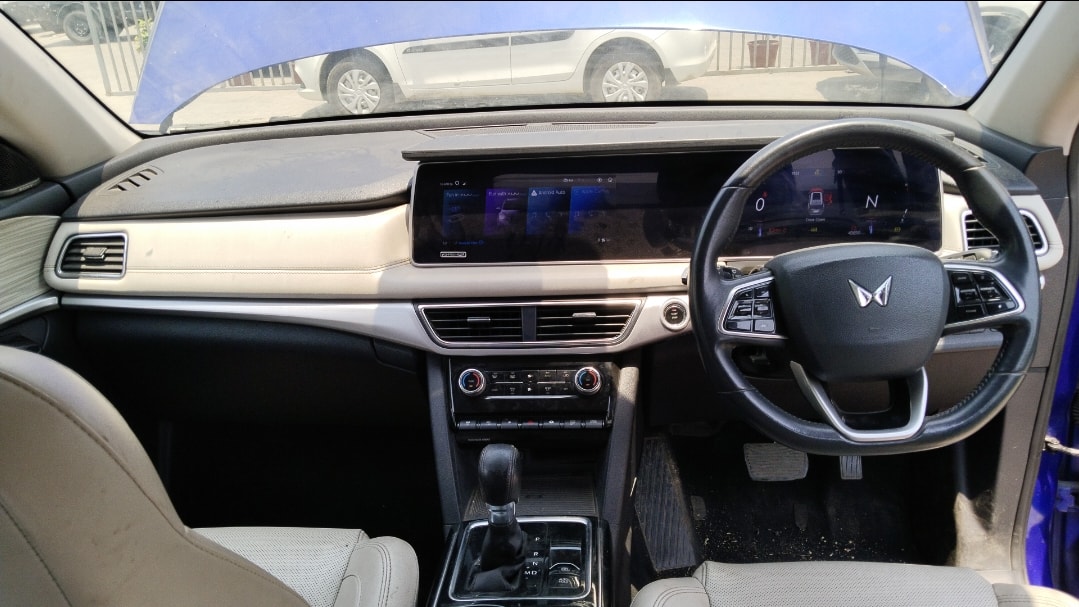 XUV700 image 11 XUV700 image 11