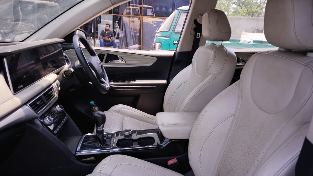 XUV700 image 13 XUV700 image 13