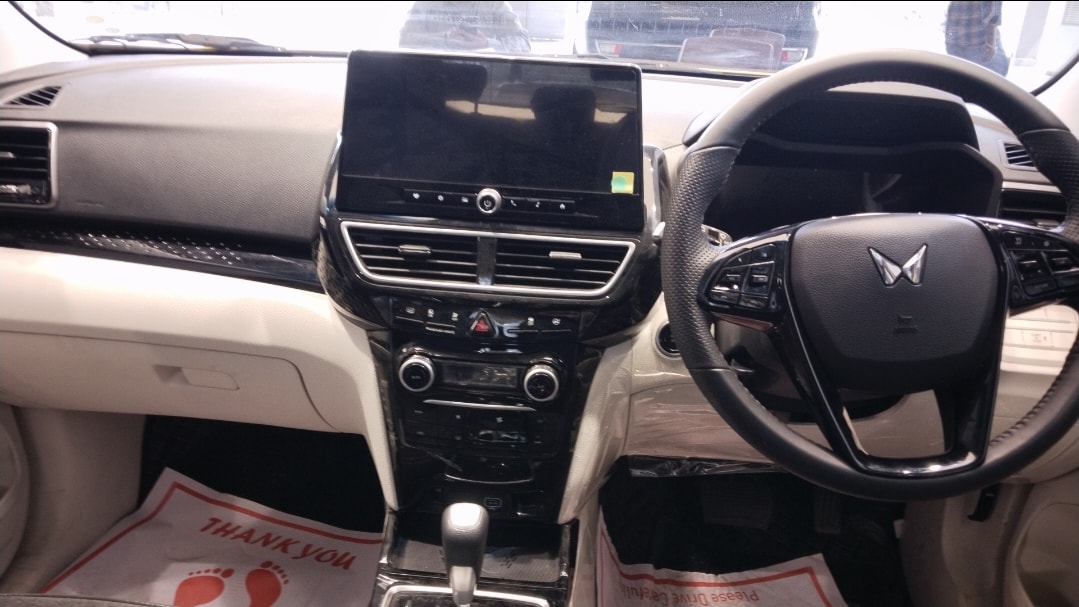 XUV 3XO image 11 XUV 3XO image 11