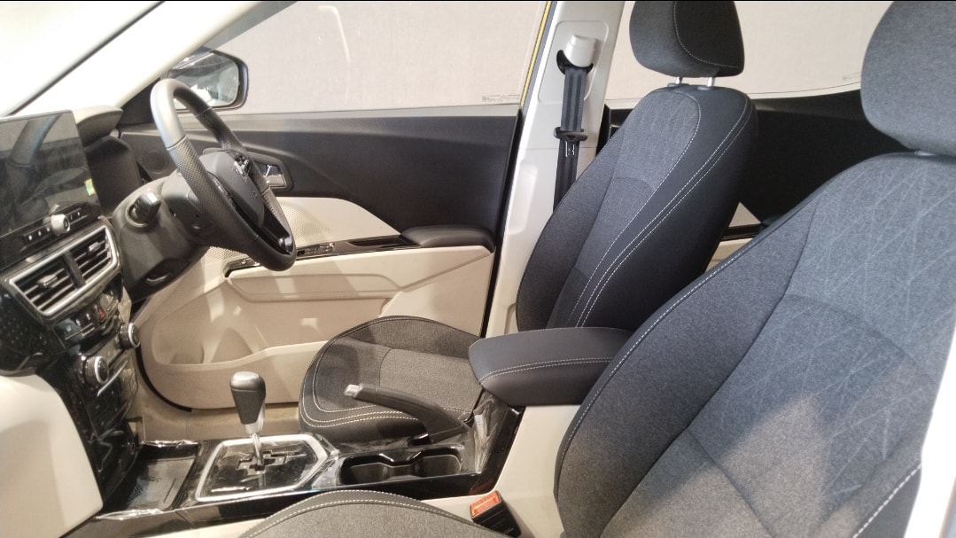 XUV 3XO image 15 XUV 3XO image 15