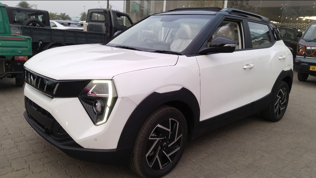 XUV 3XO image 1 XUV 3XO image 1