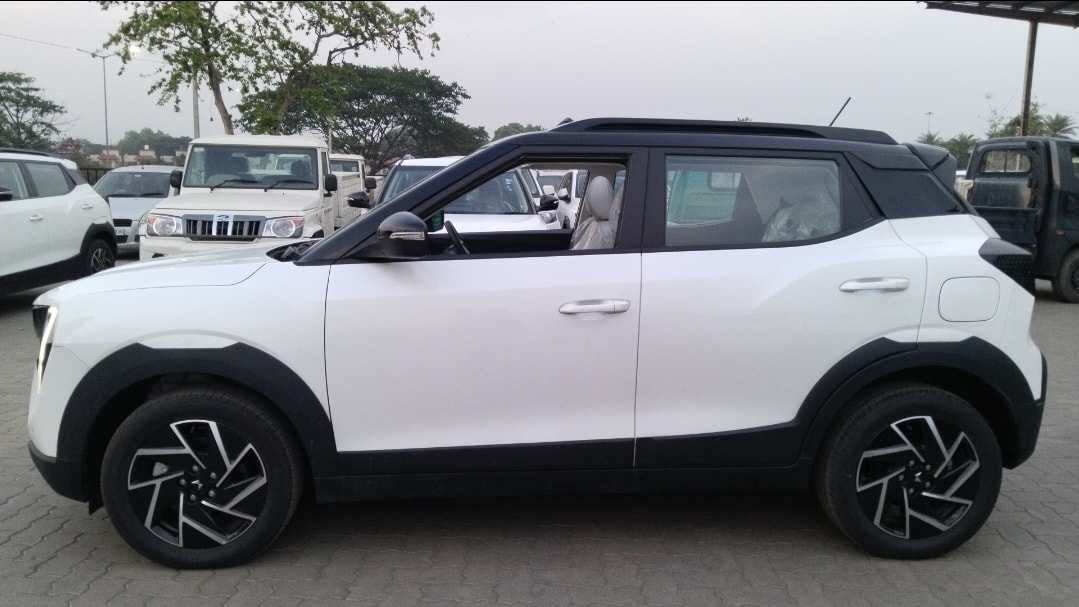 XUV 3XO image 2 XUV 3XO image 2