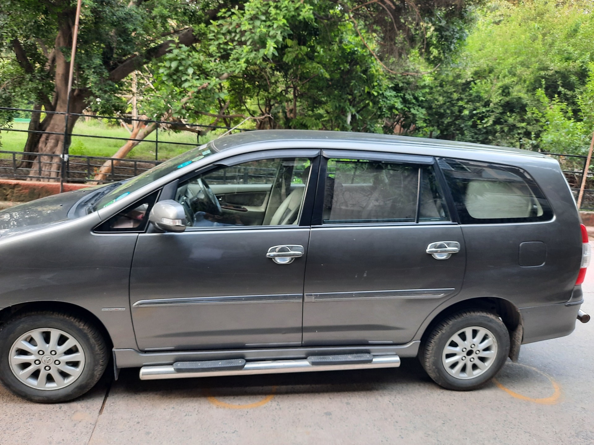 Innova image 9 Innova image 9