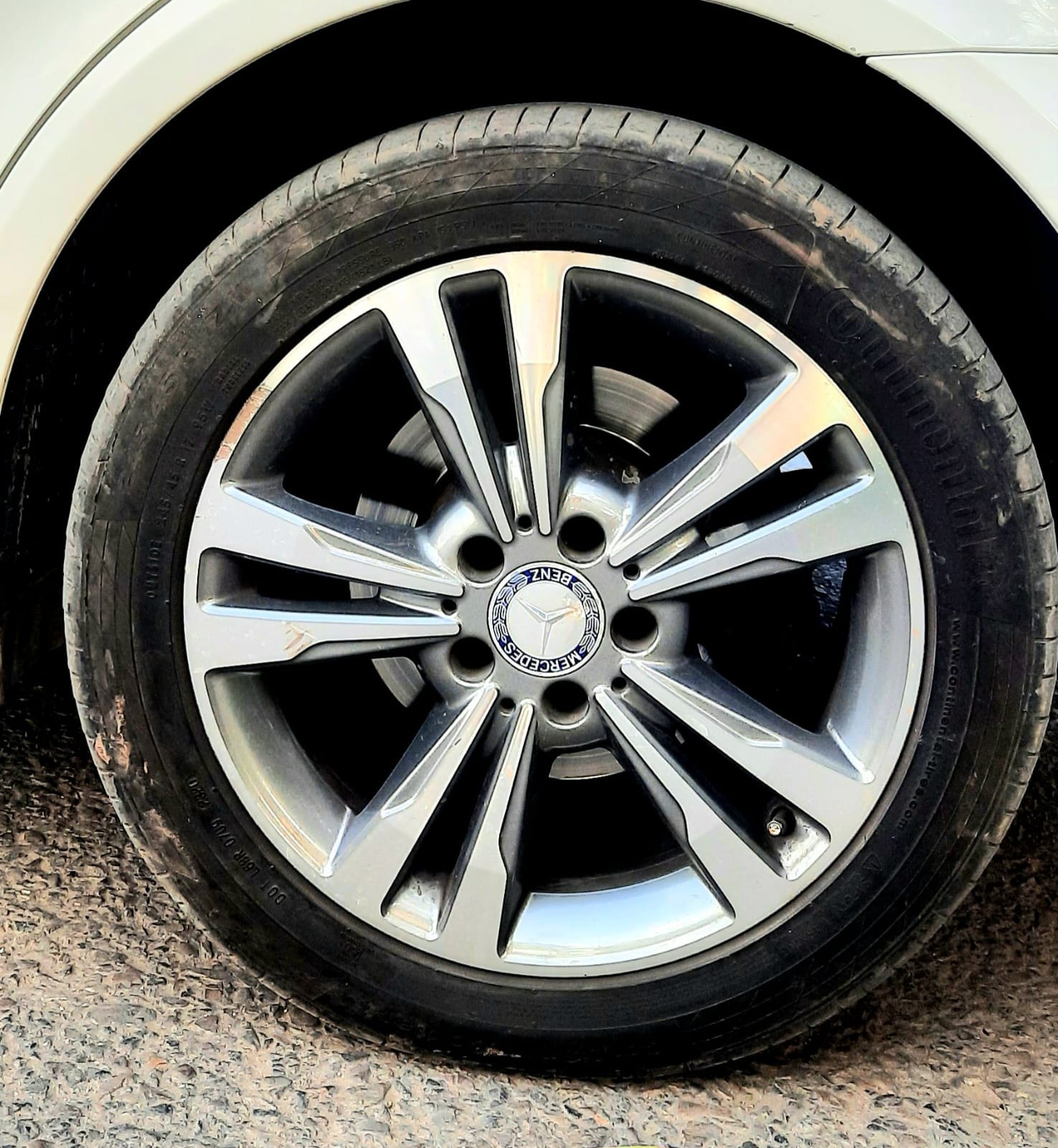 E-Class image 10 E-Class image 10