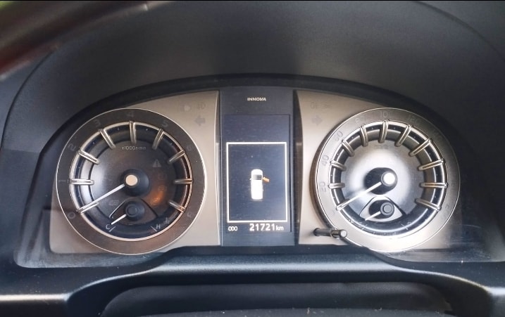 Innova Crysta image 10 Innova Crysta image 10