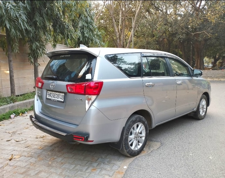 Innova Crysta image 3 Innova Crysta image 3