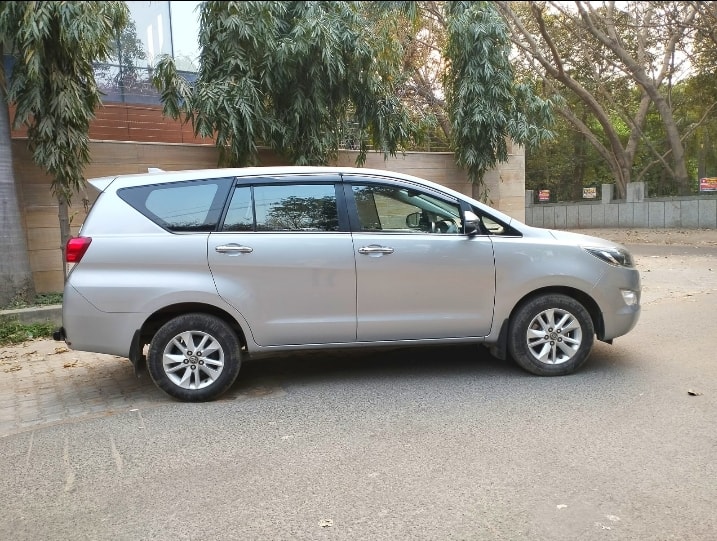 Innova Crysta image 5 Innova Crysta image 5