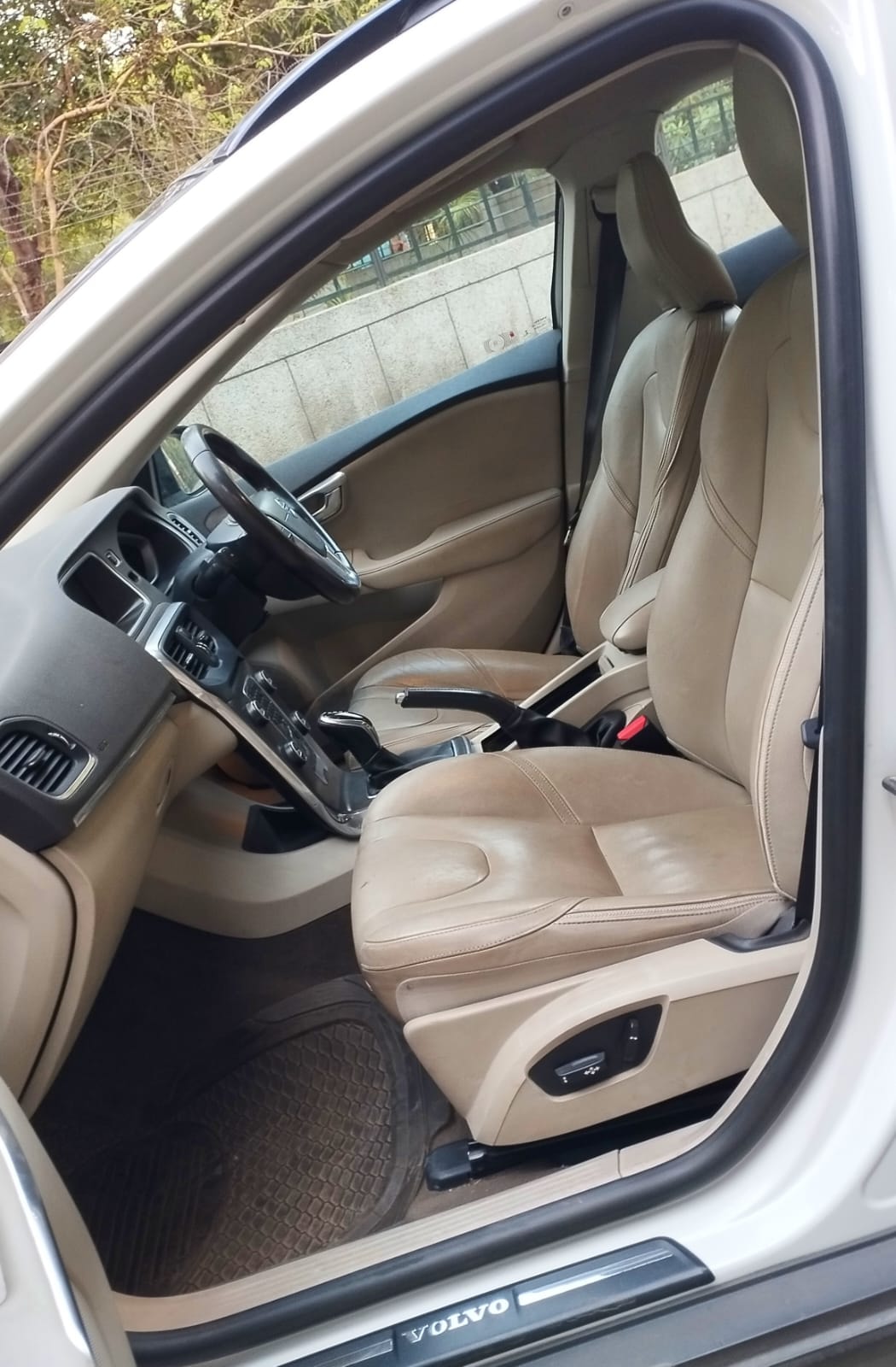 V40 image 15 V40 image 15