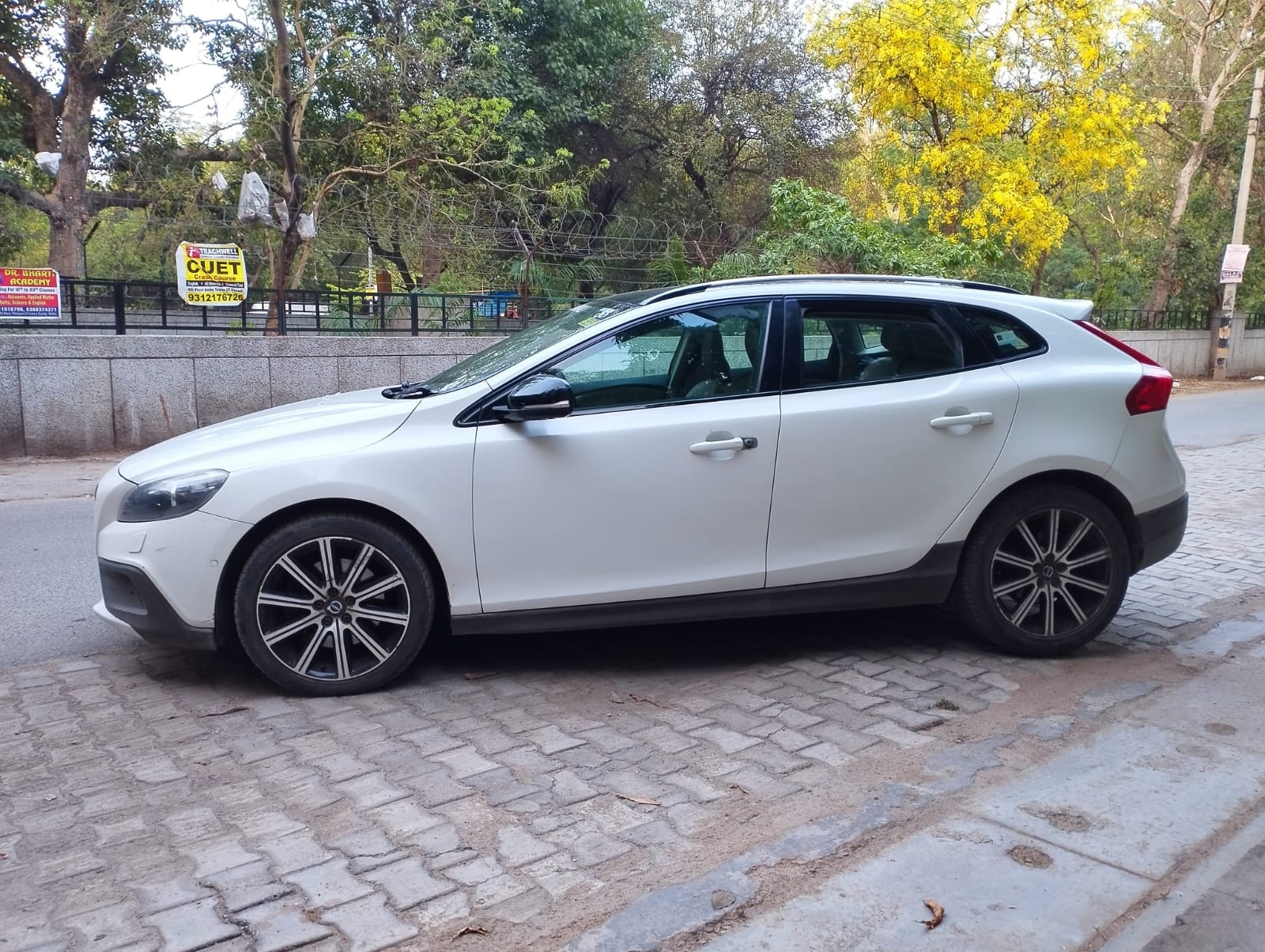 V40 image 2 V40 image 2