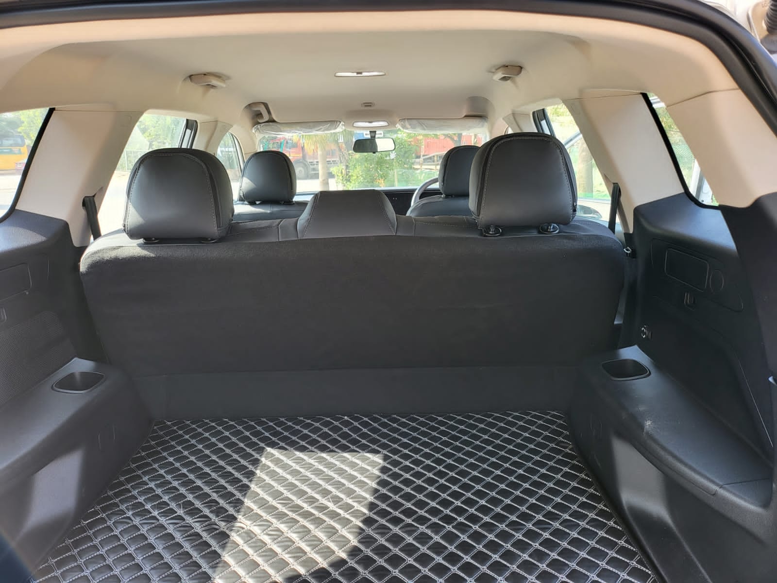 XUV700 image 14 XUV700 image 14