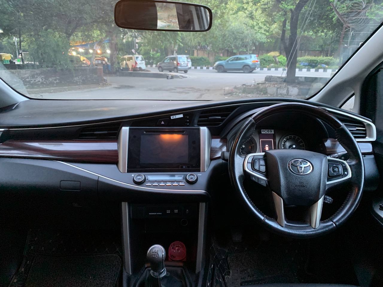 Innova Crysta image 12 Innova Crysta image 12