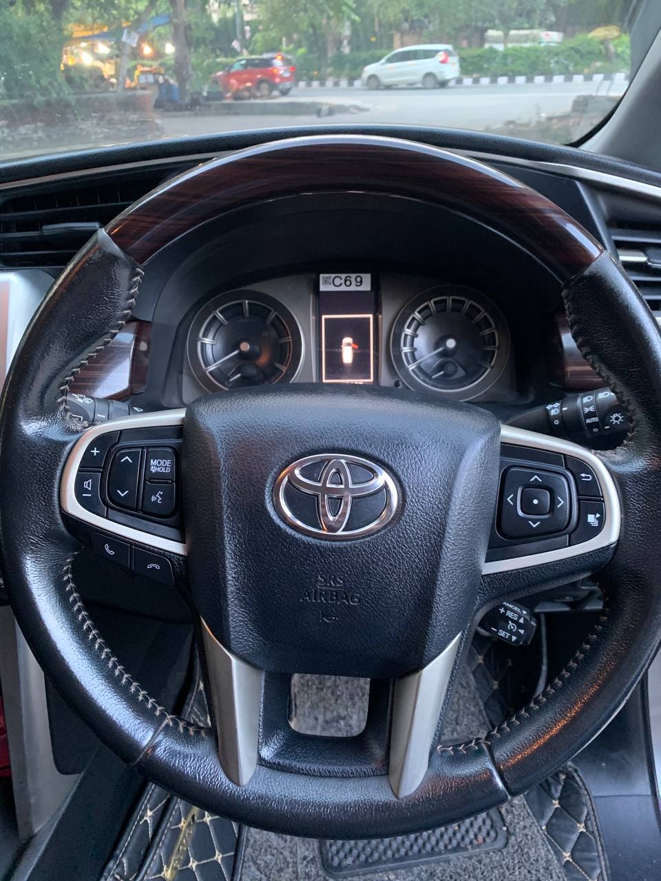 Innova Crysta image 13 Innova Crysta image 13