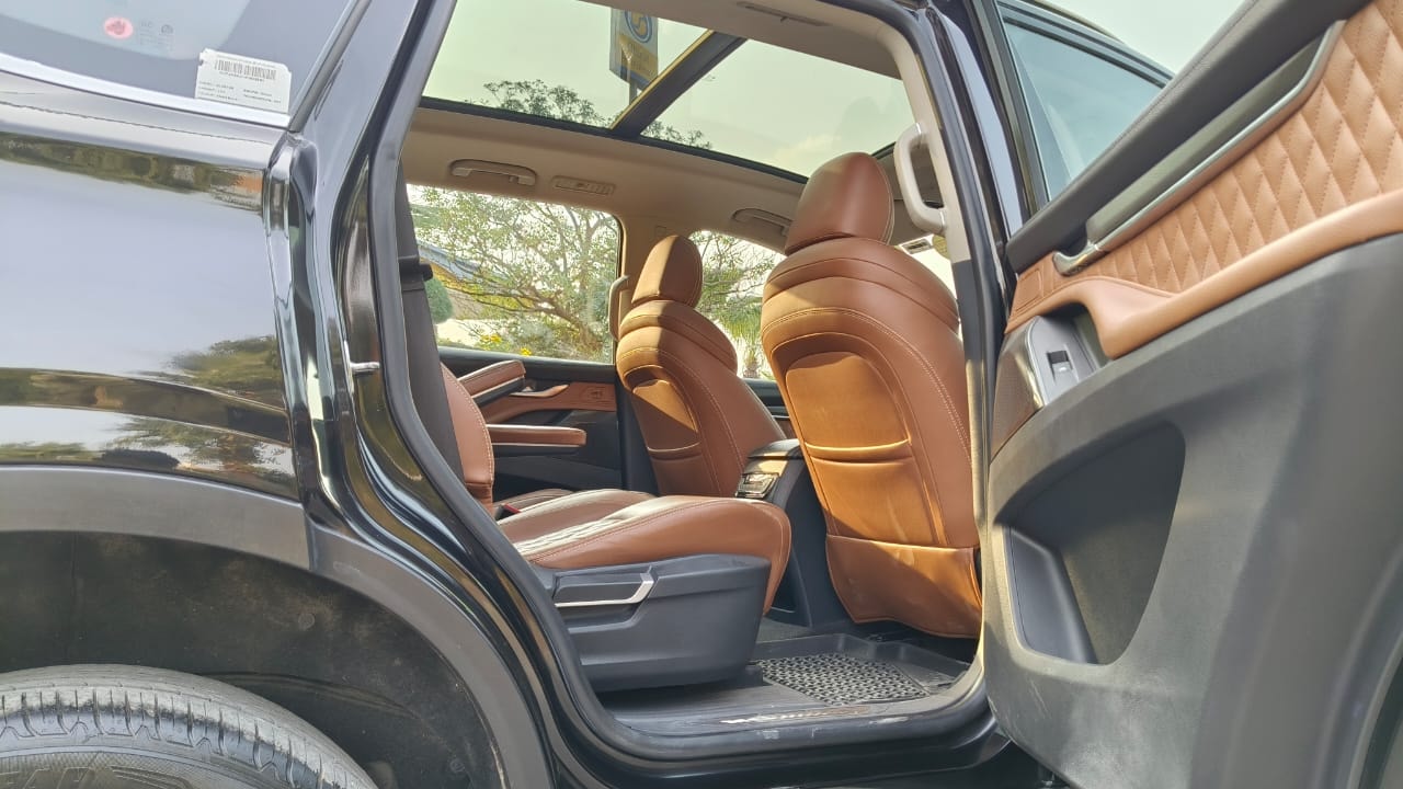 Gloster image 14 Gloster image 14