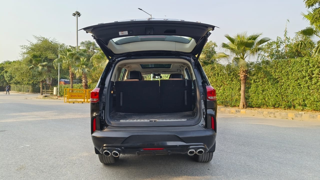 Gloster image 9 Gloster image 9