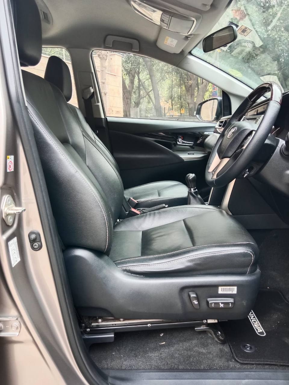 Innova Crysta image 13 Innova Crysta image 13