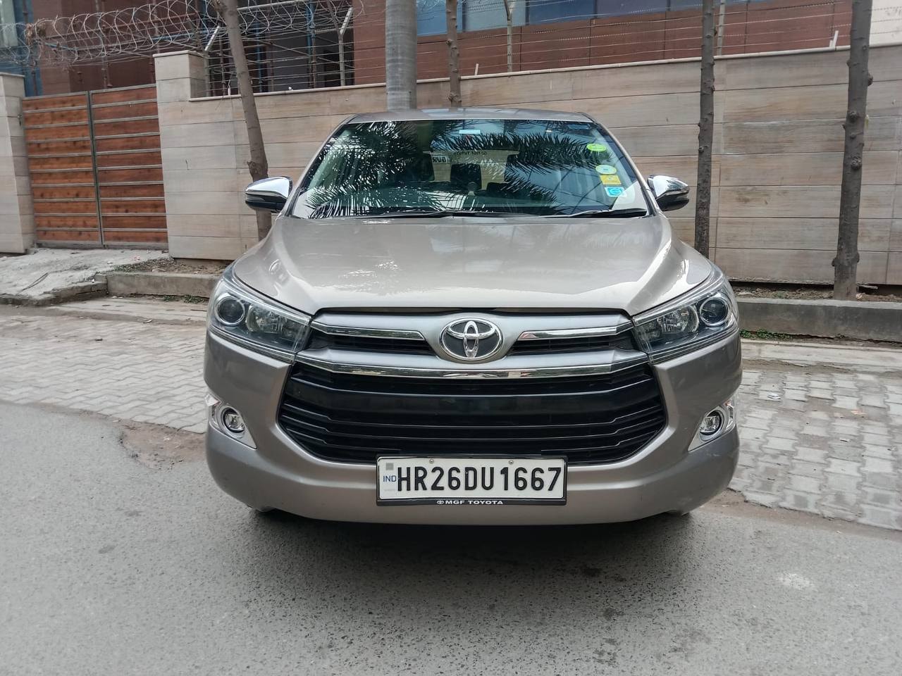 Innova Crysta image 7 Innova Crysta image 7